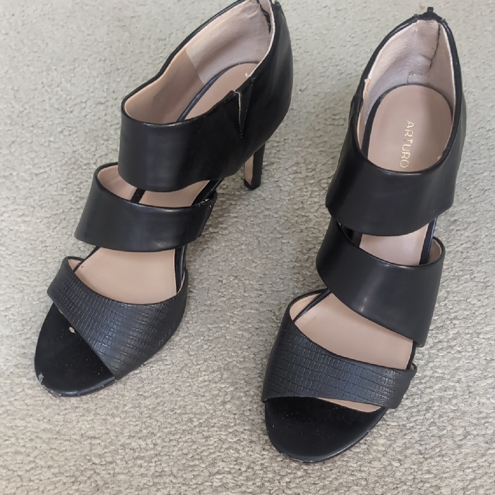 Arturo Chiang Black Heels with Geometric Straps